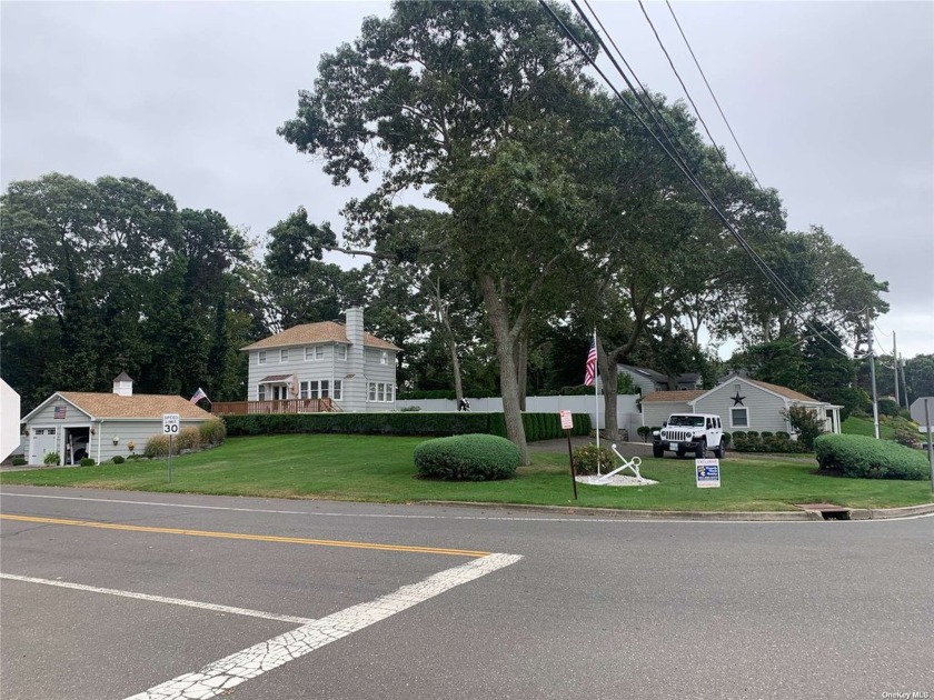 What an incredible multi-family location. Main house has 3 - Beach Home for sale in Hampton Bays, New York on Beachhouse.com