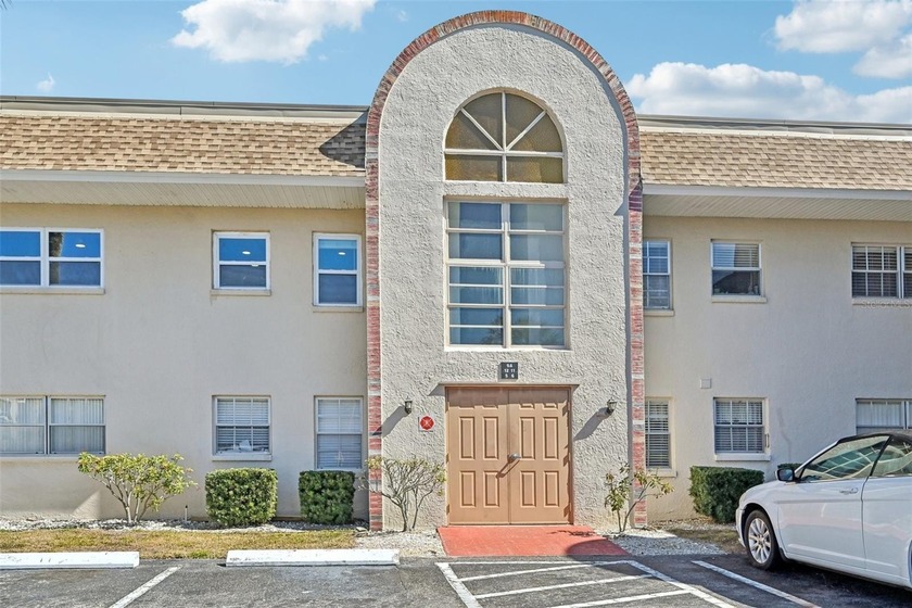 Discover relaxed Florida living in this TURNKEY FURNISHED - Beach Condo for sale in Bradenton, Florida on Beachhouse.com