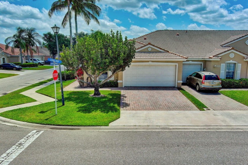 Rare 3/2/2 true corner.  Pristine condition, only used 45 - Beach Home for sale in West Palm Beach, Florida on Beachhouse.com