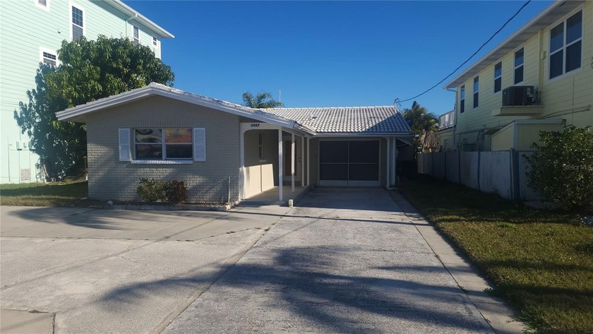 UNOBSTRUCTED GULF ACCESS(NO BRIDGES)-WATERFRONT -LIFT-FLOATING - Beach Home for sale in New Port Richey, Florida on Beachhouse.com