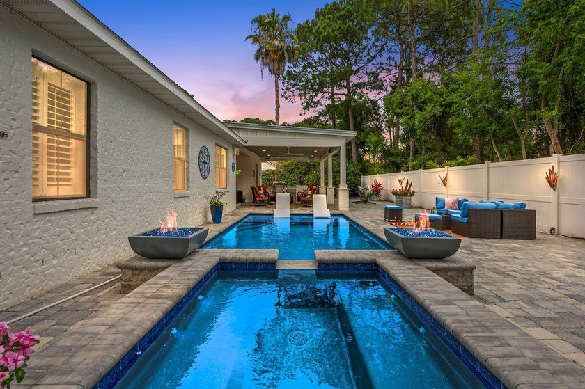 This beautiful 4bdrm 3 bath brick home has great curb appeal and - Beach Home for sale in Miramar Beach, Florida on Beachhouse.com