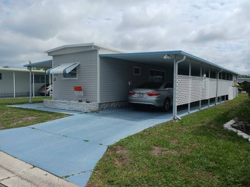 Charming 2 bedroom/2 bath split floor plan with furnished - Beach Lot for sale in Bradenton, Florida on Beachhouse.com