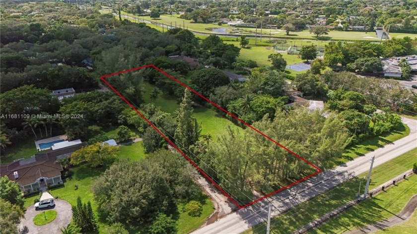 Beautiful 1.6-acre residential lot with nearly 70,000 sqft of - Beach Lot for sale in Miami, Florida on Beachhouse.com