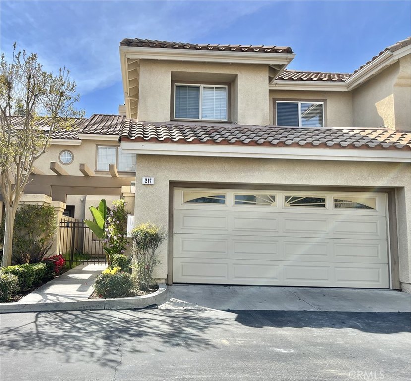 AWESOME BEAUTIFUL PANORAMIC GOLF COURSE VIEWS with 3 Bed, 2.5 - Beach Townhome/Townhouse for sale in Rancho Santa Margarita, California on Beachhouse.com
