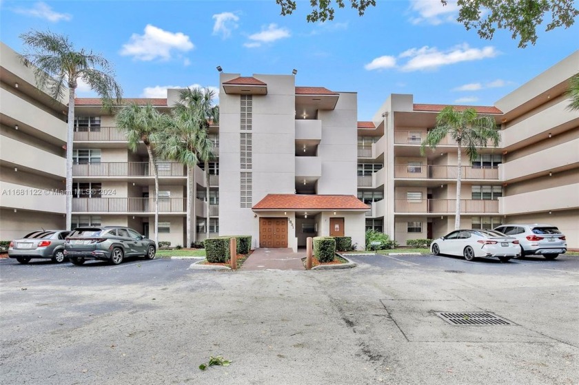 Turn key Beautiful 2/2 condo. Serene Lakeview and golf course - Beach Condo for sale in Davie, Florida on Beachhouse.com