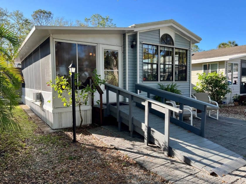 This cozy cottage in Ramblers Rest offers a turnkey opportunity - Beach Home for sale in Venice, Florida on Beachhouse.com