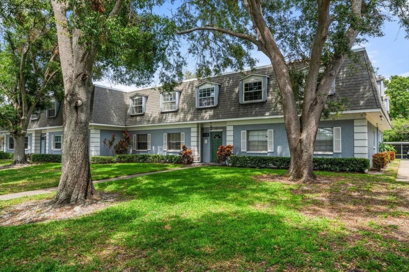 BELLEAIR CONDO Priced right and ready to move in!  This - Beach Condo for sale in Belleair Beach, Florida on Beachhouse.com