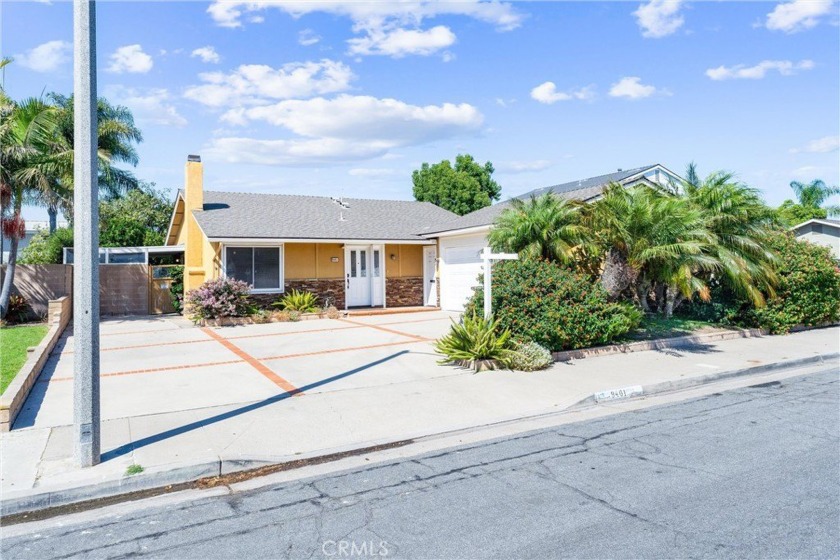 Welcome to your dream home! This charming 4-bedroom, 2-bath, 2 - Beach Home for sale in Huntington Beach, California on Beachhouse.com