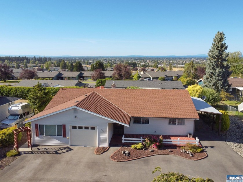 302 W Eunice Street - Beach Home for sale in Sequim, Washington on Beachhouse.com