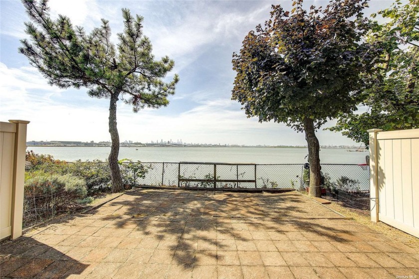 Discover luxury living with this stunning waterfront condo - Beach Condo for sale in Flushing, New York on Beachhouse.com