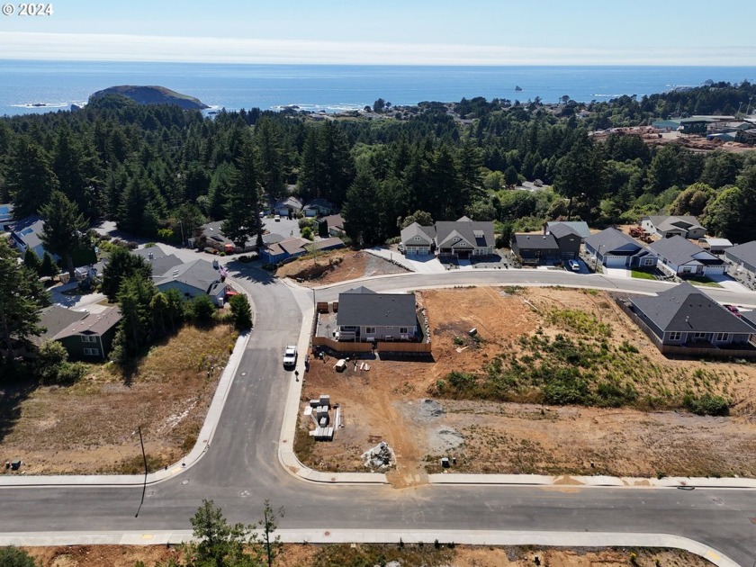 Welcome to Seacrest Estates, your perfect opportunity to live in - Beach Lot for sale in Brookings, Oregon on Beachhouse.com