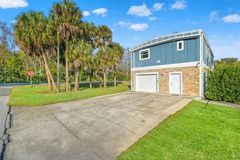 DOUBLE LOT!! Welcome home! This is a fantastic opportunity to - Beach Home for sale in Weeki Wachee, Florida on Beachhouse.com