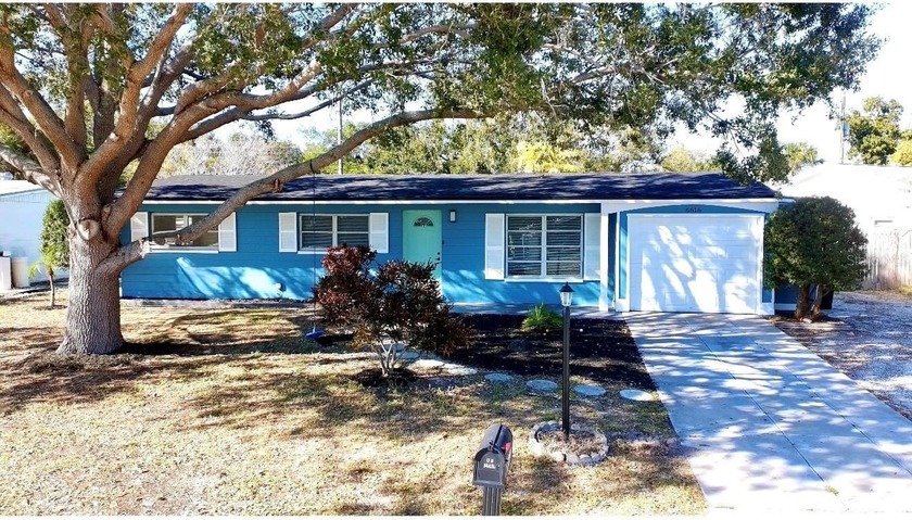 One or more photo(s) has been virtually staged. Ideally located - Beach Home for sale in Bradenton, Florida on Beachhouse.com