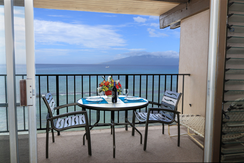 Come Spend Your Vacation With The Sounds of Waves - Beach Vacation Rentals in Lahaina, Hawaii on Beachhouse.com