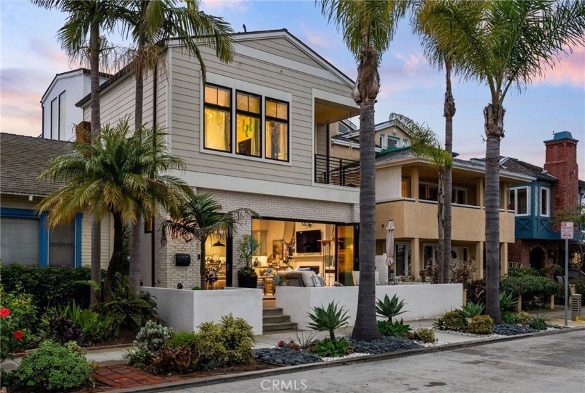 Indulge in coastal opulence as you step into your sanctuary at - Beach Home for sale in Newport Beach, California on Beachhouse.com