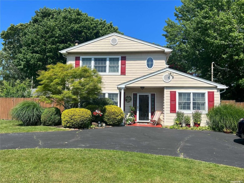 Beautiful 2 story home with 2 living rooms, one with wood - Beach Home for sale in East Moriches, New York on Beachhouse.com