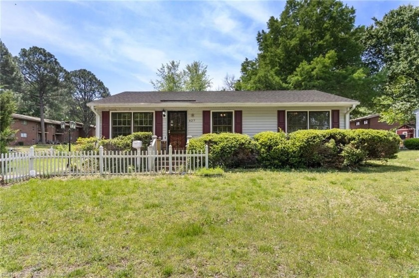 Charming creekside ranch with tons of potential- just needs a - Beach Home for sale in Portsmouth, Virginia on Beachhouse.com