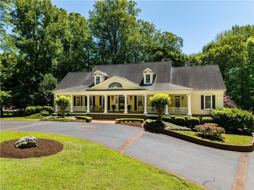 Casual elegance is the hallmark of this inviting home situated - Beach Home for sale in Suffolk, Virginia on Beachhouse.com