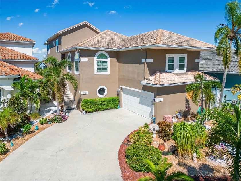 SELLER IS OFFERING NEW ROOF CONCESSION WITH AN ACCEPTED OFFER!! - Beach Home for sale in Apollo Beach, Florida on Beachhouse.com