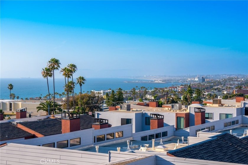 Welcome to coastal living in the highly sought-after Lower - Beach Townhome/Townhouse for sale in Redondo Beach, California on Beachhouse.com