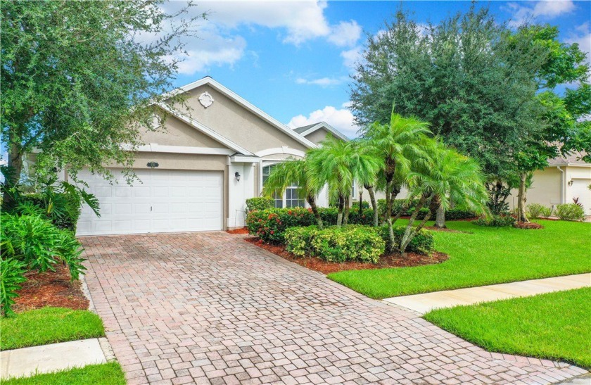 This spacious 3 bedroom plus den (can be converted to 4th - Beach Home for sale in Vero Beach, Florida on Beachhouse.com