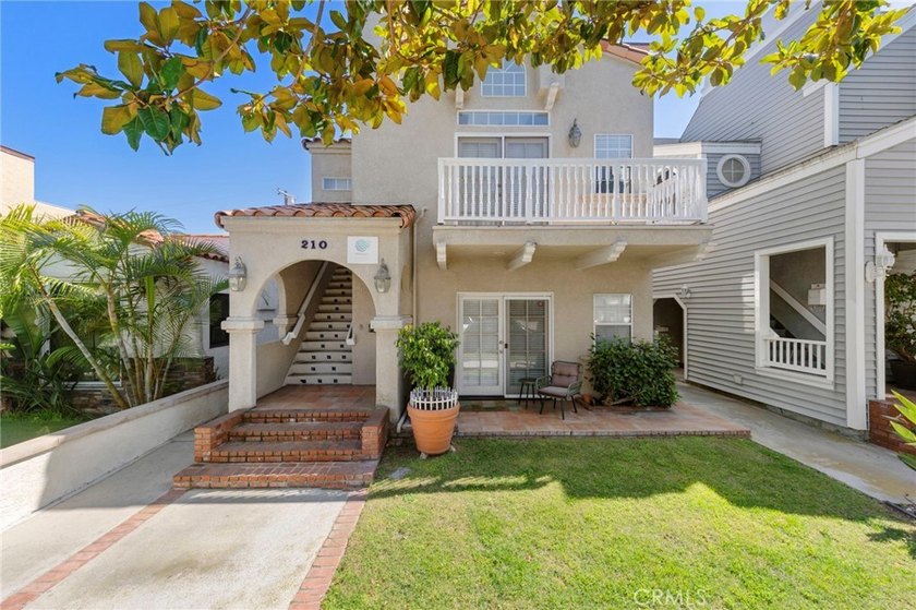 Luxury duplex in the prime Belmont Shore neighborhood just steps - Beach Townhome/Townhouse for sale in Long Beach, California on Beachhouse.com