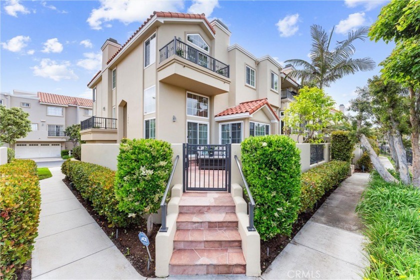 Enjoy coastal living at its best in this beautifully remodeled - Beach Home for sale in Huntington Beach, California on Beachhouse.com