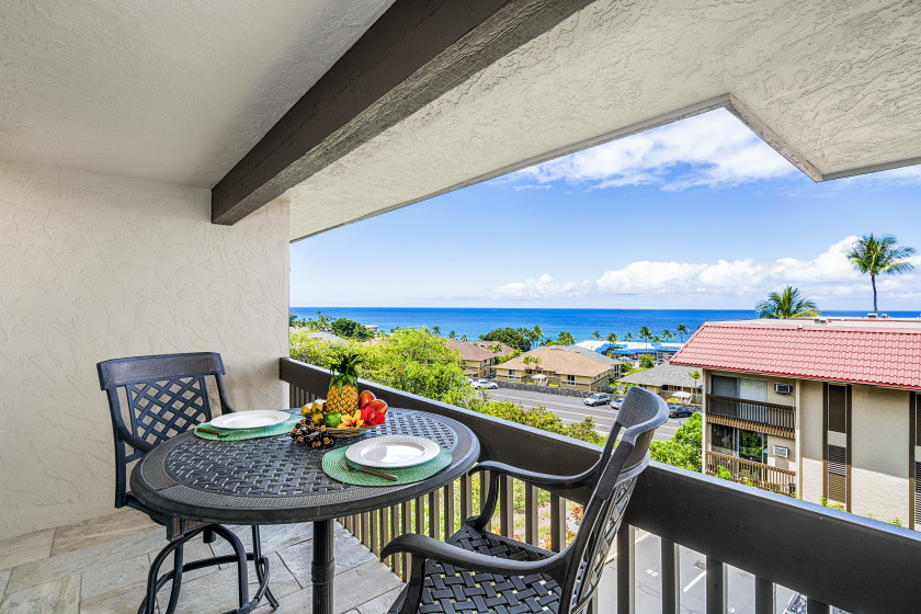 Kona Mansions#229 Top Floor, 2 story Unit wOcean views & Air - Beach Vacation Rentals in Kailua Kona, Hawaii on Beachhouse.com