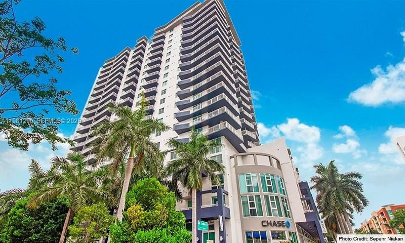 22-story residential building. Building amenities: Large - Beach Condo for sale in Miami, Florida on Beachhouse.com