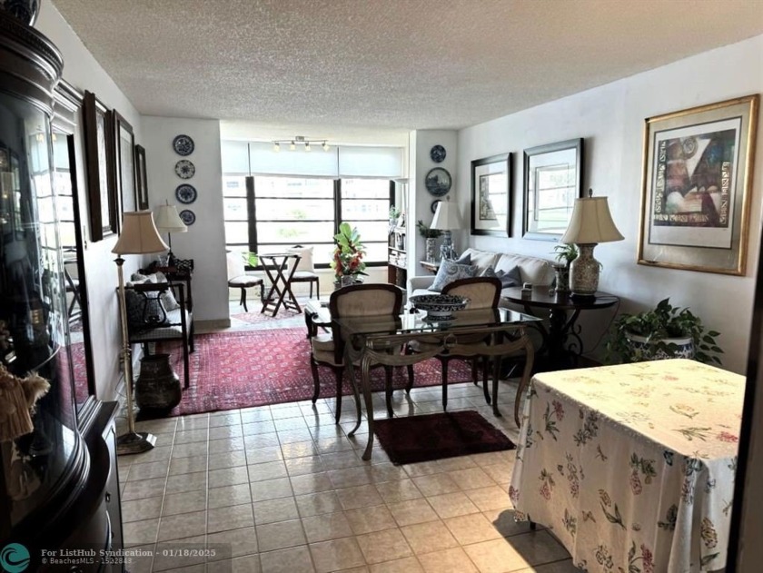 ks: Owner Motivated! Well maintains and spacious 1 bed 1.5 bath - Beach Condo for sale in Sunrise, Florida on Beachhouse.com