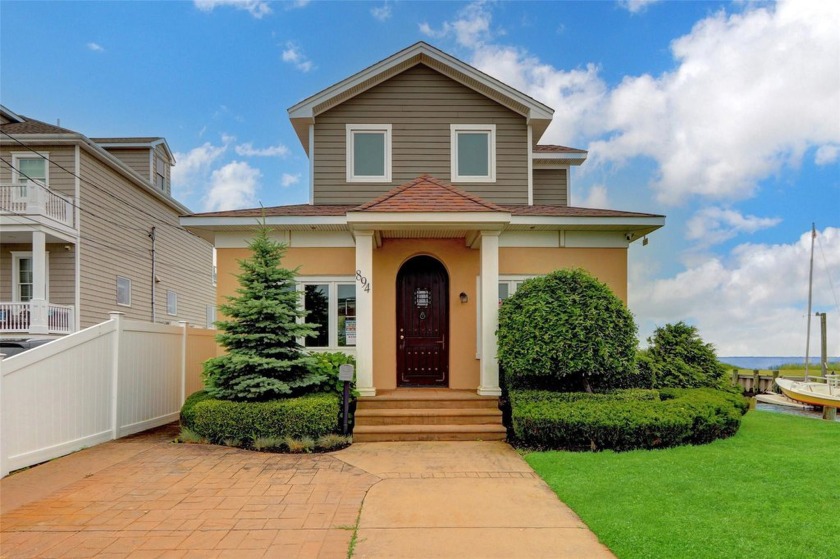 Outstanding 2-Story beauty with breathtaking views of the open - Beach Home for sale in West Islip, New York on Beachhouse.com