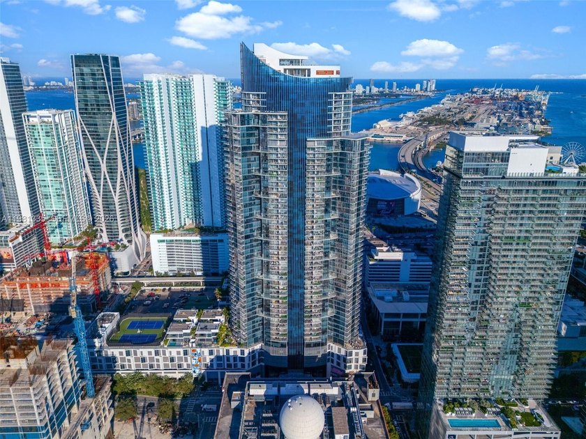 Corner 1-bedroom, 1-bath residence on the 22nd floor at - Beach Condo for sale in Miami, Florida on Beachhouse.com