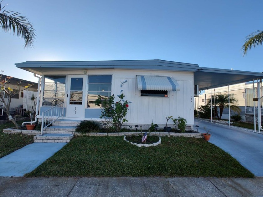 Welcome Home to this Beautiful Well Maintained Double Wide 2 - Beach Home for sale in Largo, Florida on Beachhouse.com