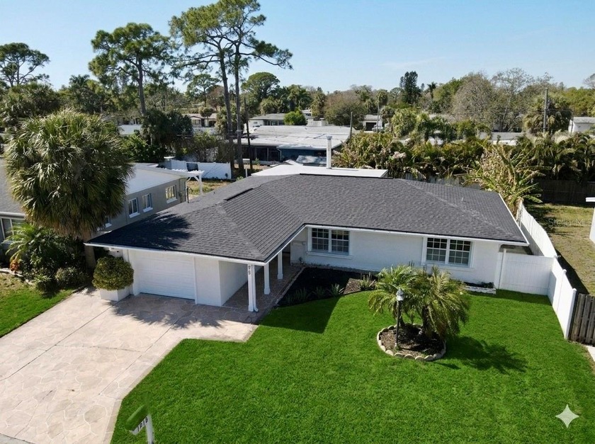 One or more photo(s) has been virtually staged. Attention - Beach Home for sale in St. Petersburg, Florida on Beachhouse.com