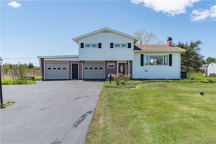 Imagine having a landscaped lot that is over half an acre in - Beach Home for sale in Brownville, New York on Beachhouse.com