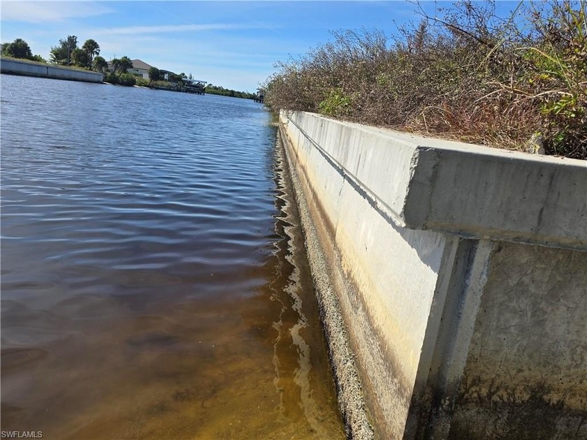 This is a DIRECT (NO BRIDGES) LOT WITH ACCESS to The GULF of - Beach Lot for sale in Cape Coral, Florida on Beachhouse.com