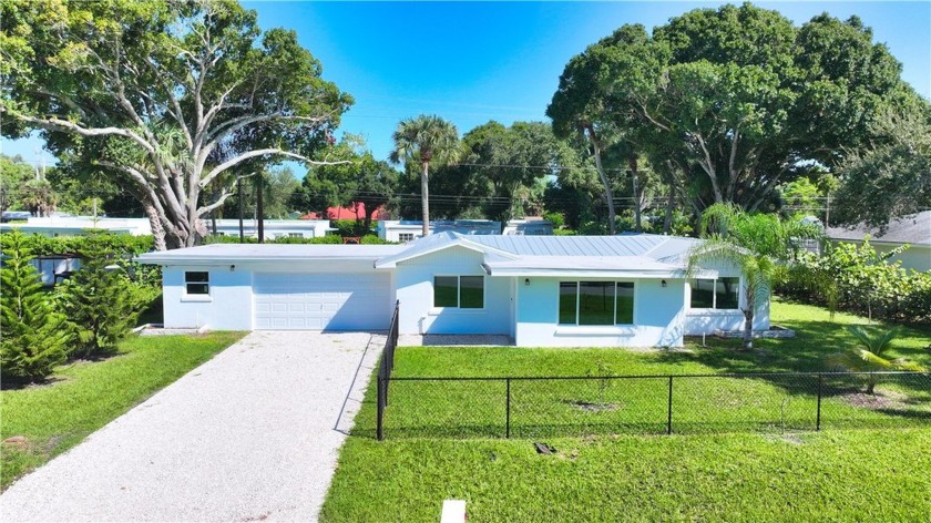 Completely renovated  4-bed, 3-bath multi-generational home with - Beach Home for sale in Vero Beach, Florida on Beachhouse.com