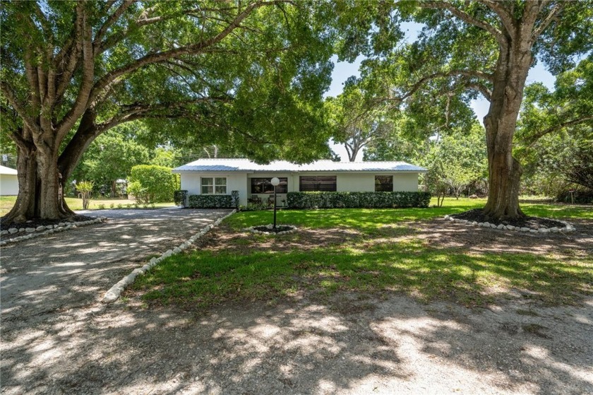 Great updated 3 bedroom / 2 bathroom home with very comfortable - Beach Home for sale in Vero Beach, Florida on Beachhouse.com