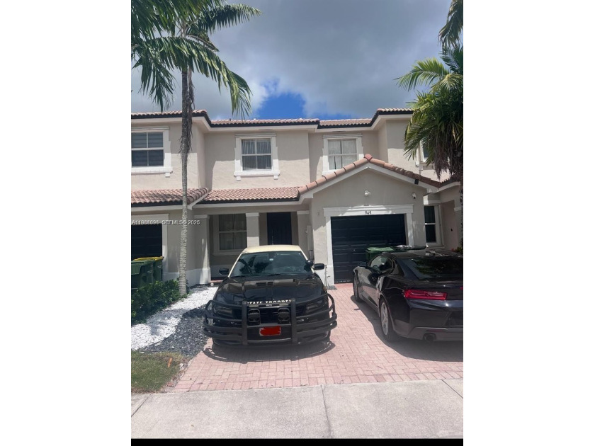 This stunning townhouse offers a thoughtfully designed main - Beach Townhome/Townhouse for sale in Homestead, Florida on Beachhouse.com