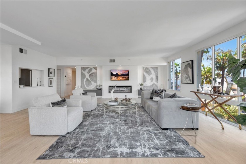 This hot-off-the-press renovation boasting picturesque ocean - Beach Condo for sale in Long Beach, California on Beachhouse.com