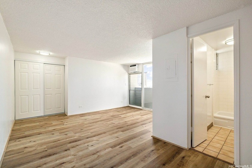 Welcome to this clean, light & bright studio centrally located - Beach Condo for sale in Honolulu, Hawaii on Beachhouse.com
