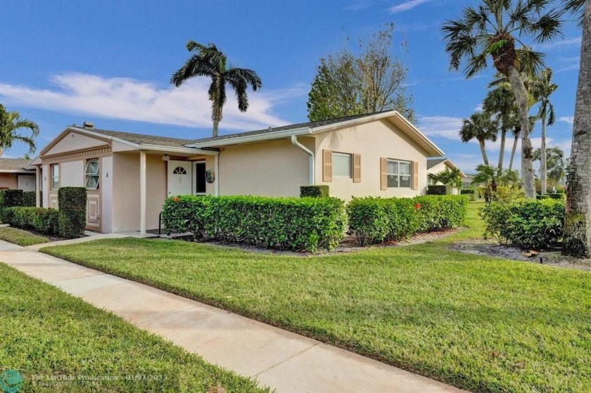 Beautifully designed 1-bedroom, 1-bathroom corner unit villa in - Beach Condo for sale in West Palm Beach, Florida on Beachhouse.com