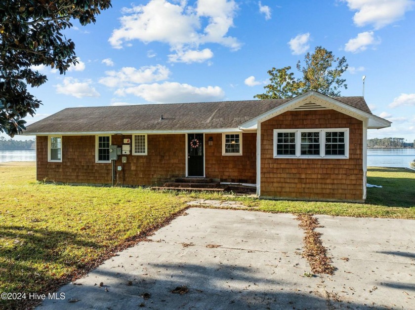 Gorgeous views from this 3 BR 2 BA WATERFRONT cottage on Pungo - Beach Home for sale in Belhaven, North Carolina on Beachhouse.com