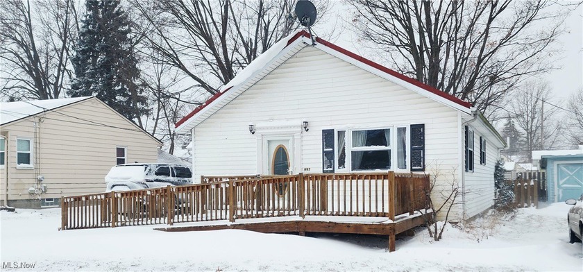 Welcome home! To this charming 3-bedroom, 2-full-bath ranch in - Beach Home for sale in Willoughby, Ohio on Beachhouse.com