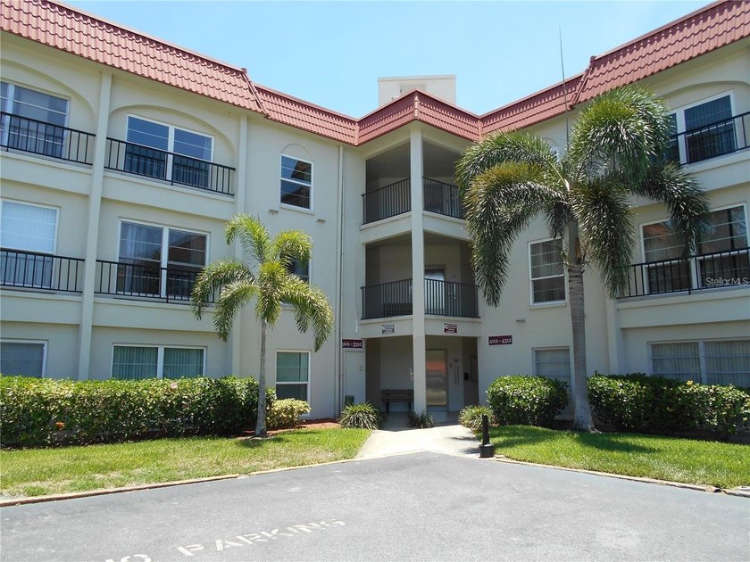 GREAT LOCATION! COASTAL DUNEDIN - FURNISHED 2 BR/2BA CONDO IN - Beach Condo for sale in Dunedin, Florida on Beachhouse.com