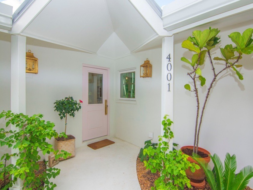 Available Fall 2025. Rent A Charming 3/2 coastal cottage located - Beach Home for sale in Vero Beach, Florida on Beachhouse.com