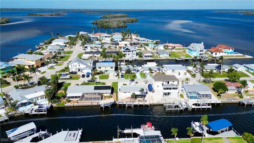 Island Time is Here! This charming 2/1.5 Matlacha home is - Beach Home for sale in Matlacha, Florida on Beachhouse.com