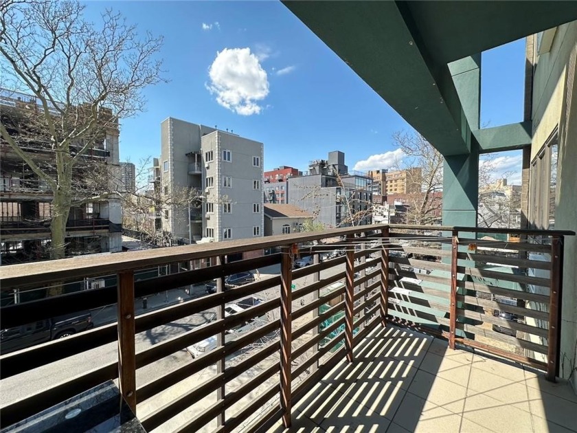 BEST PRICED 1,000 SF CONDO WITH DEEDED GARAGE PARKING AND - Beach Condo for sale in Brooklyn, New York on Beachhouse.com