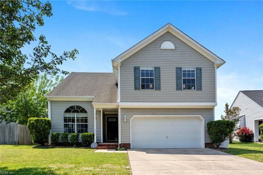 This beautiful 3-bedroom, 2.5-bath home with a spacious loft is - Beach Home for sale in Suffolk, Virginia on Beachhouse.com