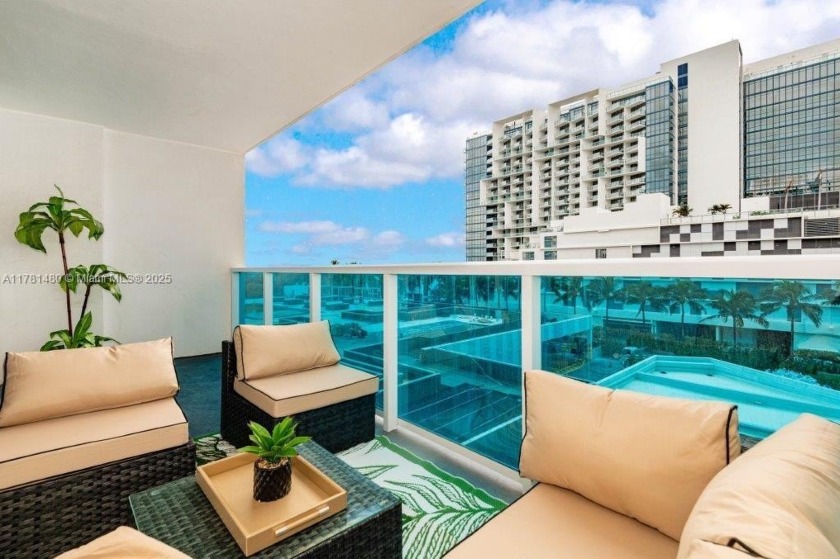 Elegantly updated 1 Bedroom 900 Sqft, with new washer/dryer! - Beach Condo for sale in Miami Beach, Florida on Beachhouse.com